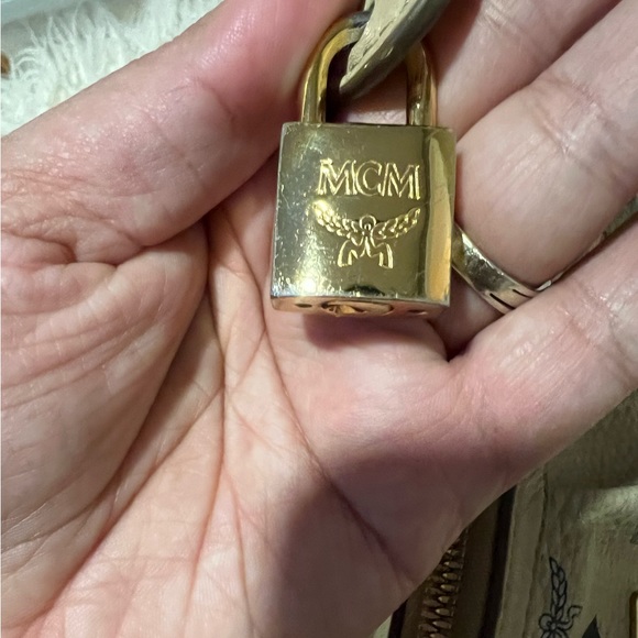 Authentic M C M hobo bag - Picture 13 of 16